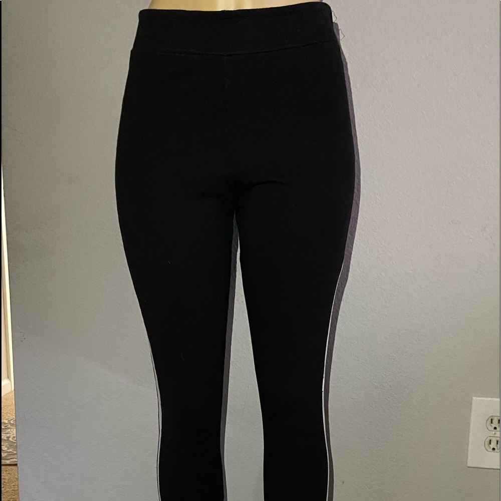 H&M white stripped leggings.